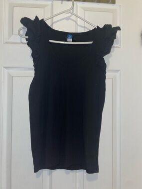 Old navy black ribbed tank with ruffled straps